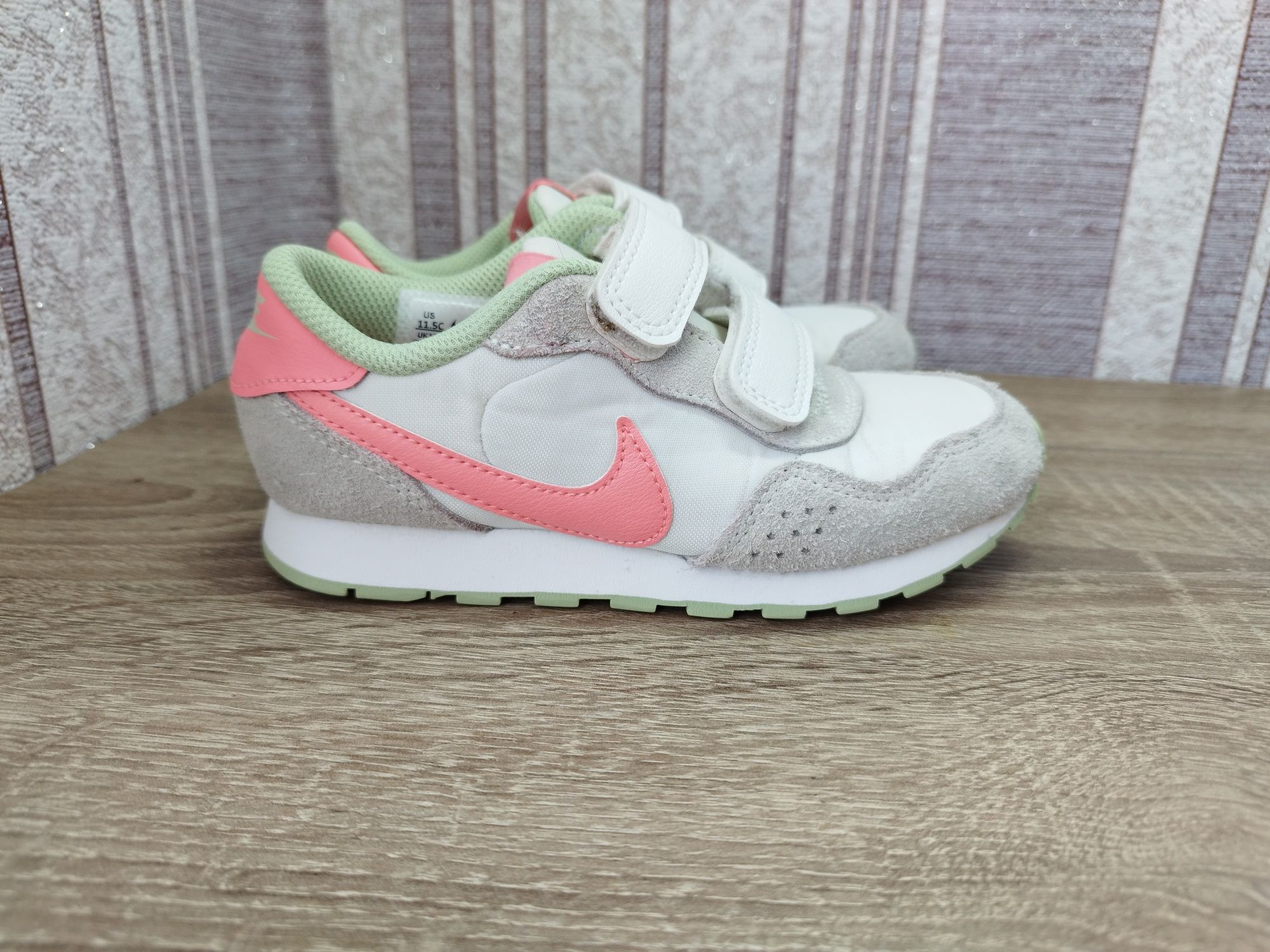 Nike детские оригинальные кроссовки 28.5