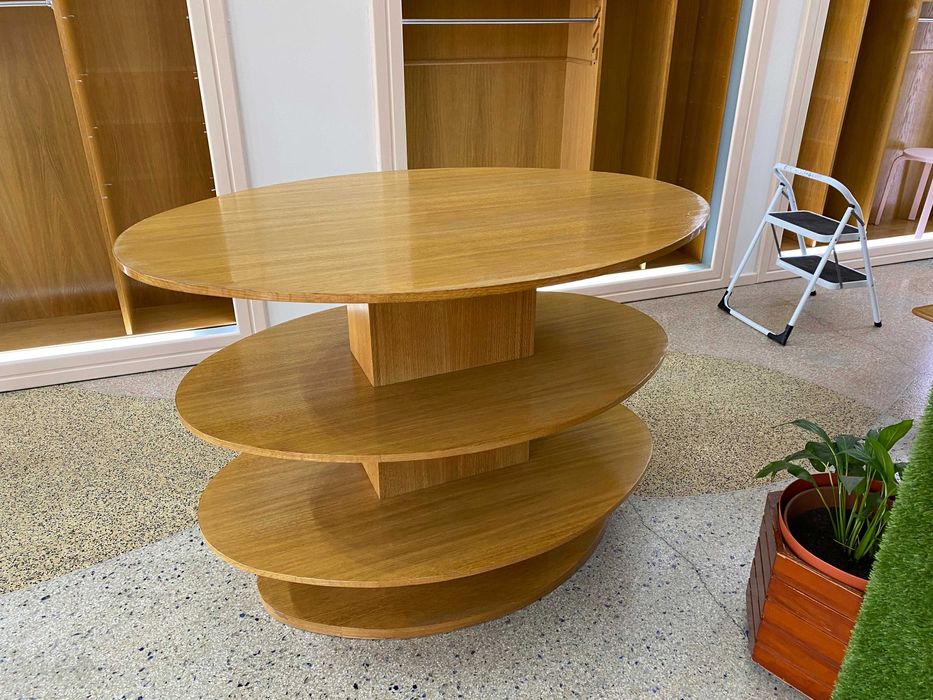 Bancada de arrumação Oval em madeira