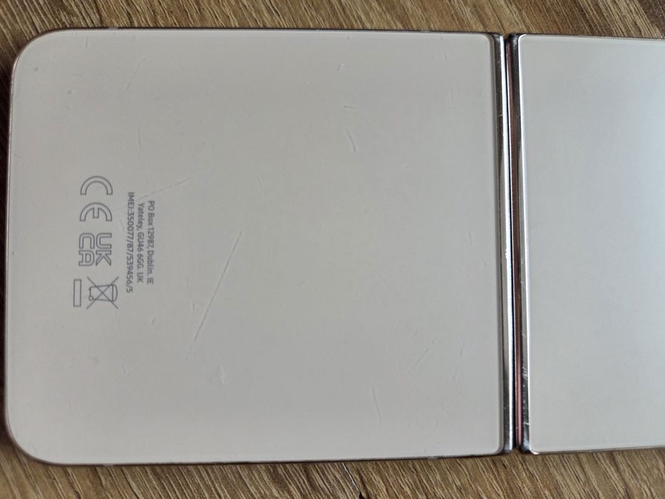 Samsung  Z Flip 4 5G 8/128GB Złoty