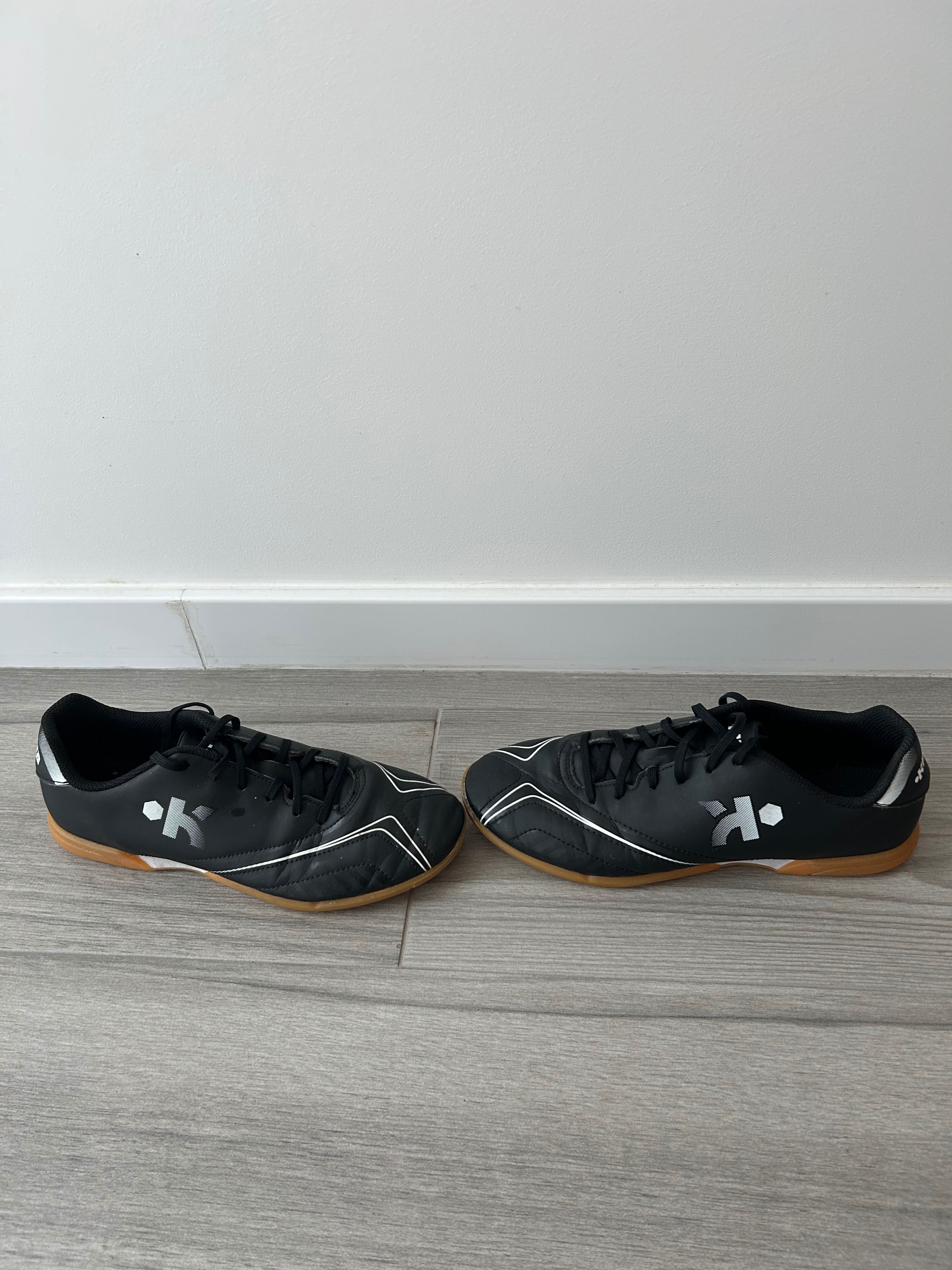 Sapatilhas Futsal kipsta