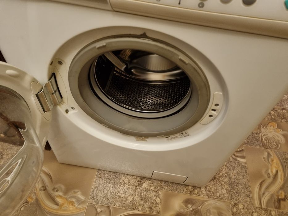 Пральна машина Zanussi FE1026N