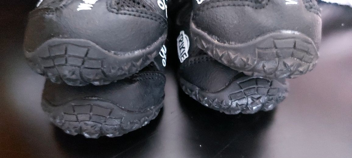 4 buty (dwie pary) dla psa Trixie Walker Active rozm. 5