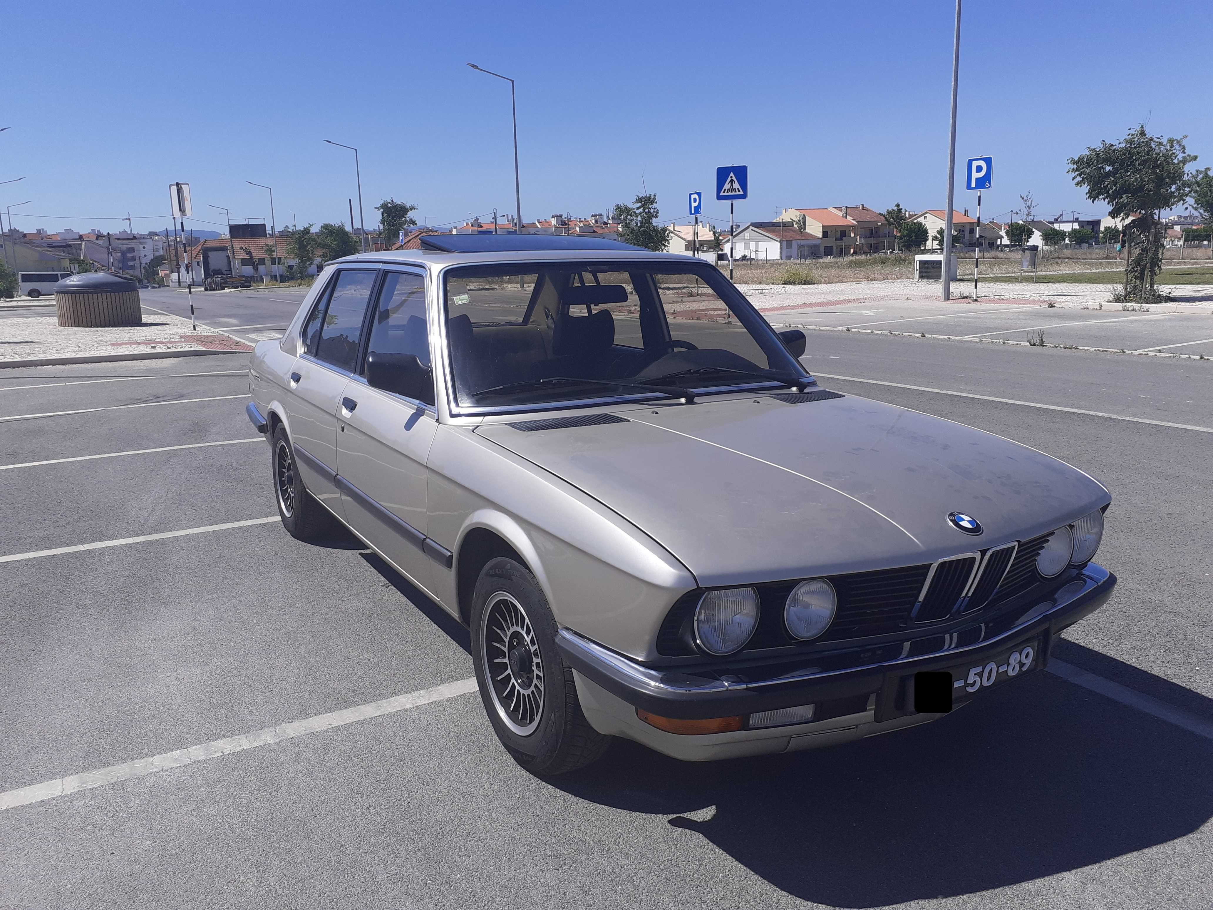 BMW modelo 520i E28