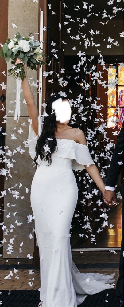 Suknia ślubna syrenka gładka boho elegancka royal wedding