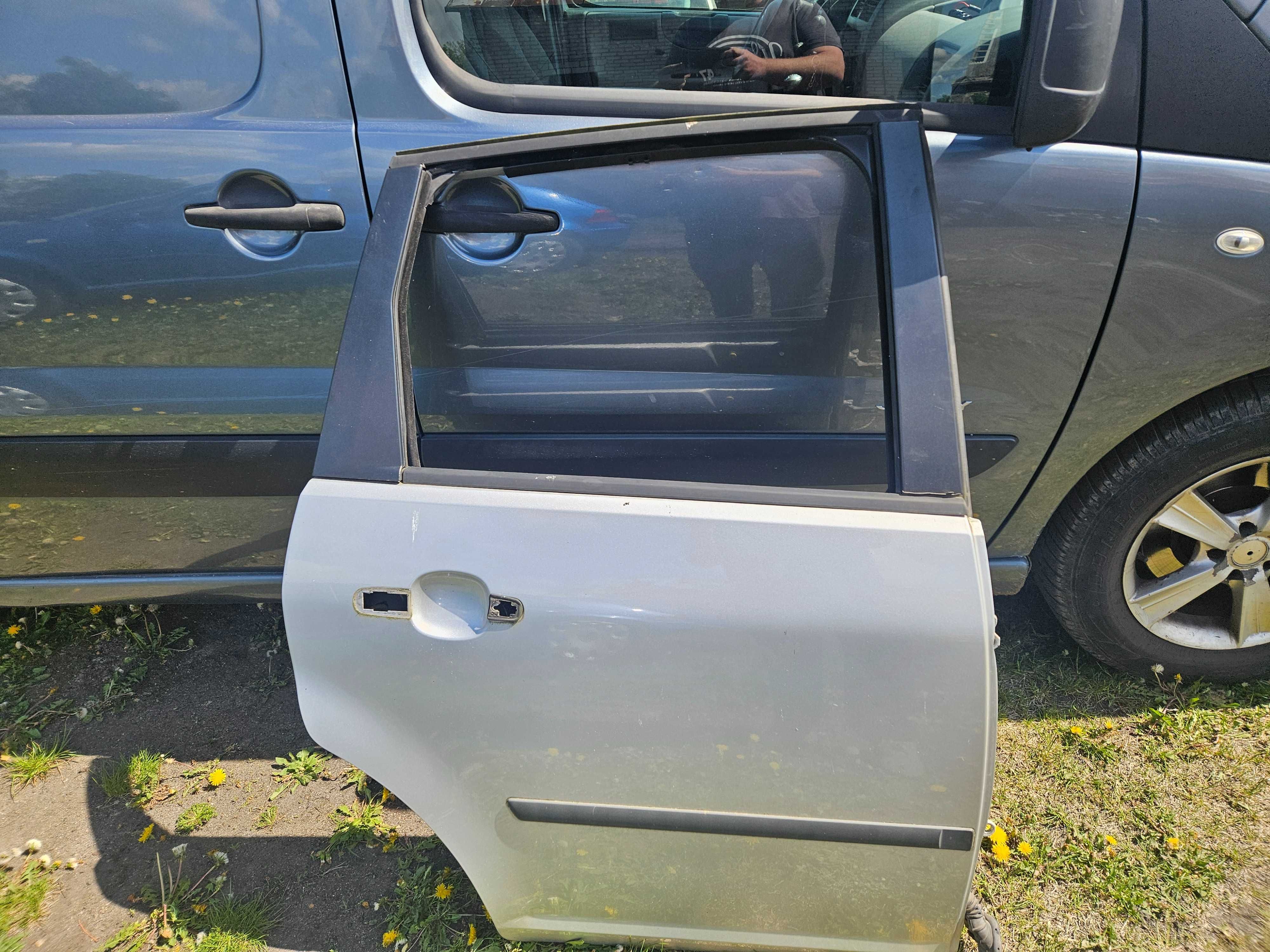 DRZWI Prawe Przednie C-MAX Lakier 03