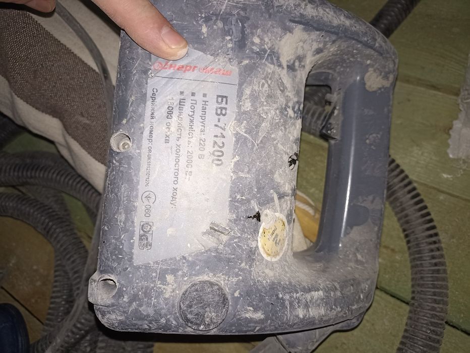 Для будівництва глибинний вібратор