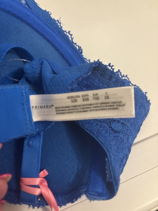 Biustonosz niebieski