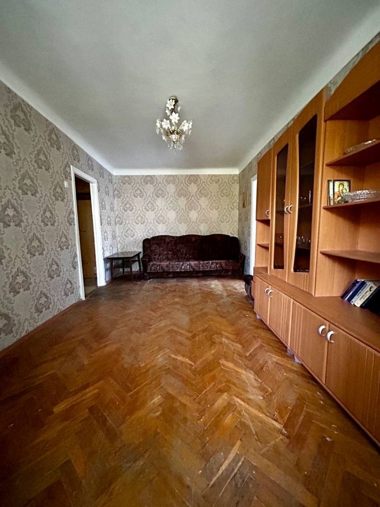 ПРОДАЖ! двохкімнатна, пр-т Каденюка, Дарниця, Соцмісто