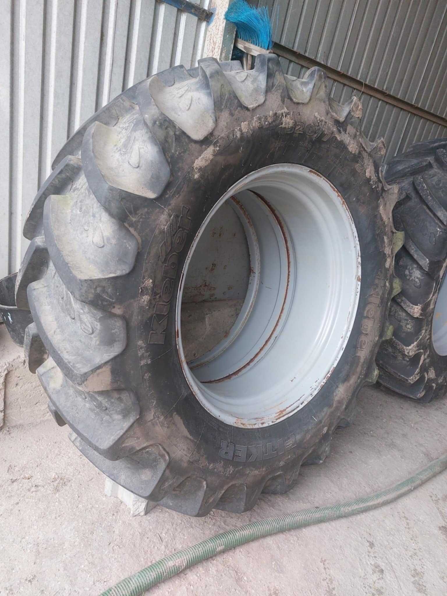 Opony rolnicze z felgami 2 sztuki bliźniaki 520/70R38 Kleber Fitker