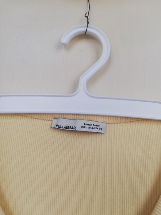 TOP amarelo - marca Pull&Bear - T. L