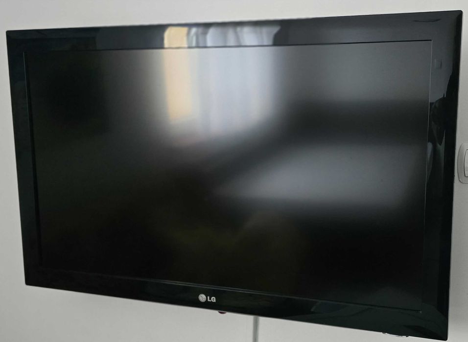 Telewizor LG 37K430-ZG + Dekoder Telewizji naziemnej Wiva