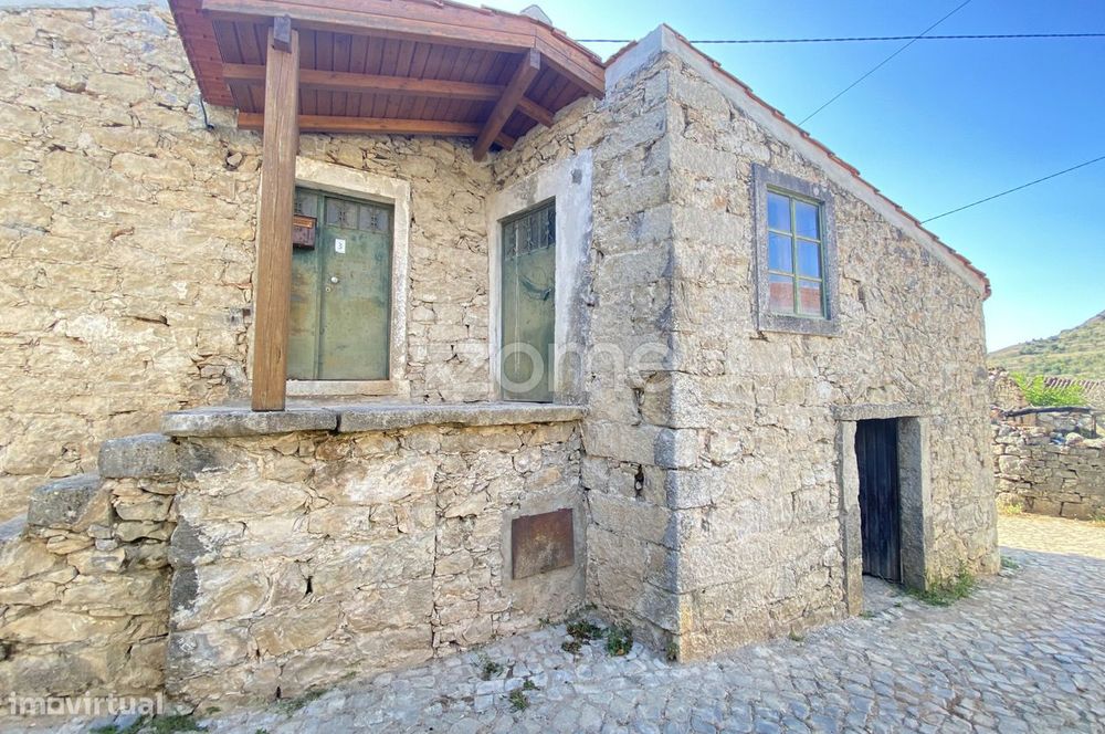 Moradia T2 para reabilitação na zona centro