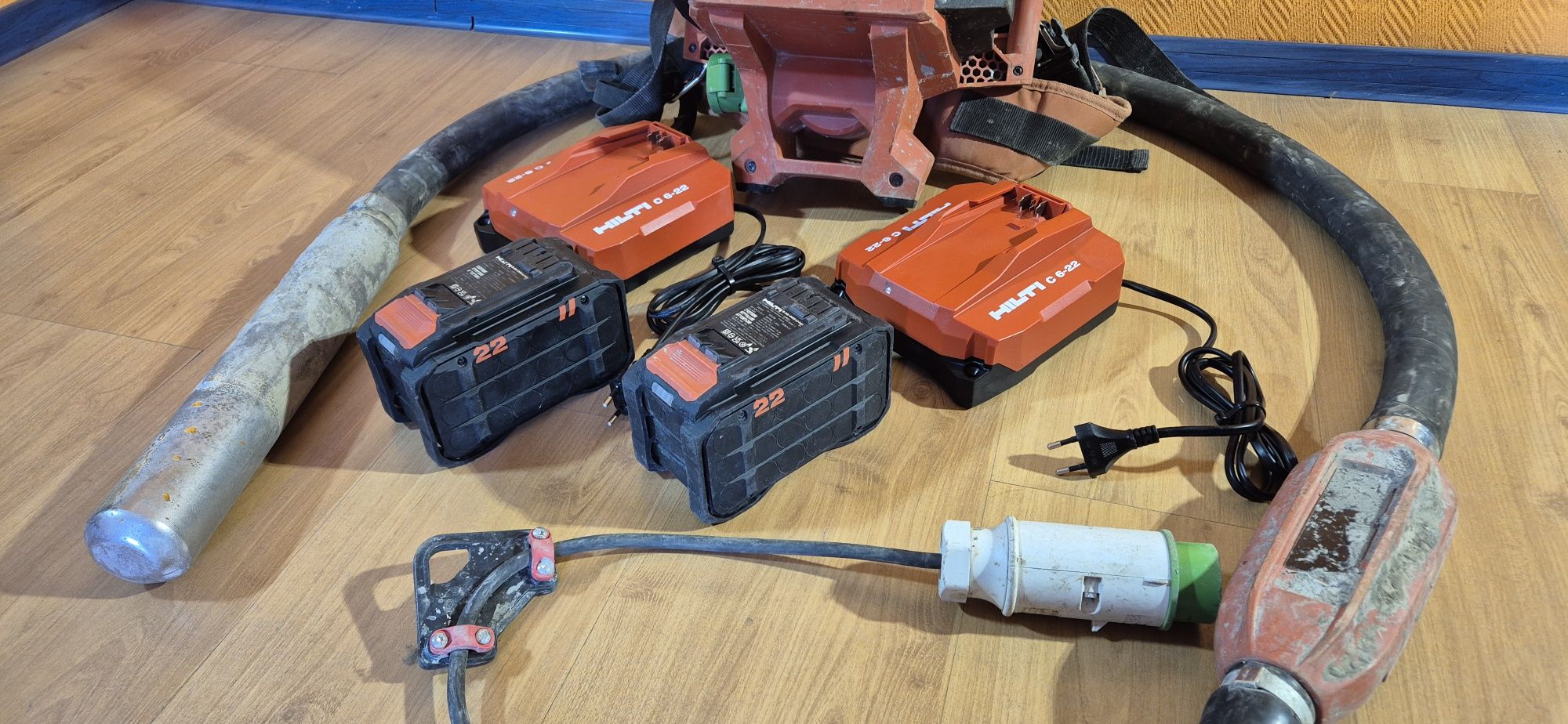 Hilti NCV 10-22 NURON akumulatorowy plecakowy wibrator do betonu