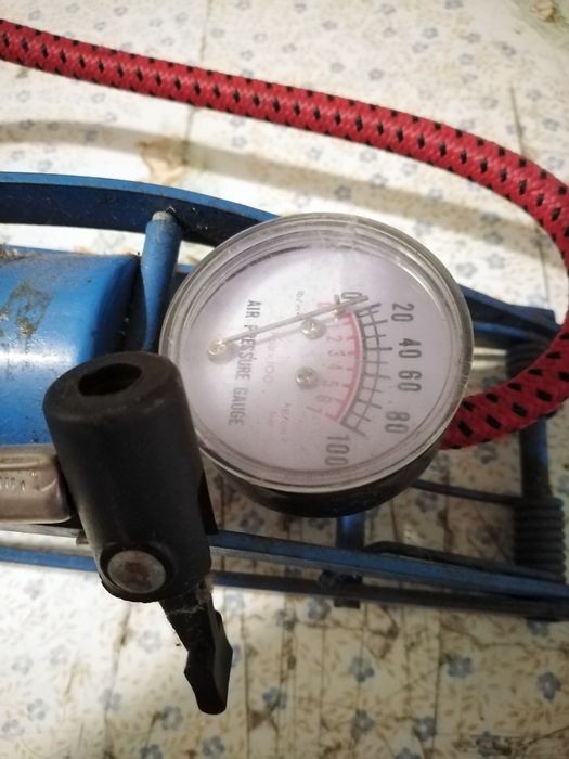 Vendo bomba de ar para carro bom estado