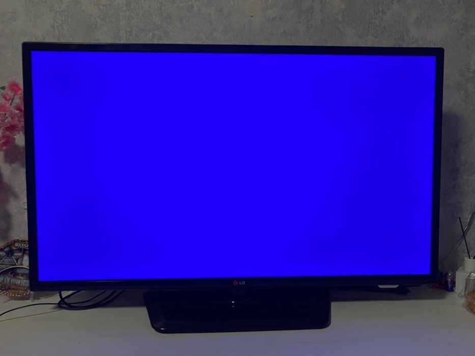 Продам телевізор 42 дюйми smart tv