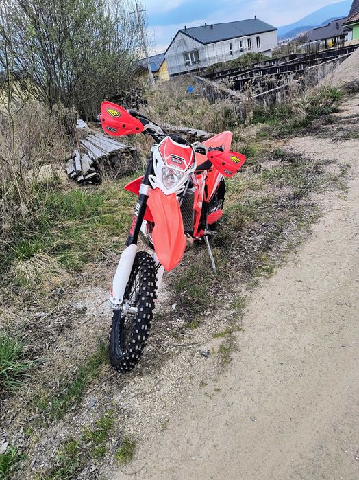 Beta 250 RR 2T . Polski salon pierwszy właściciel. 29mth przebiegu .
