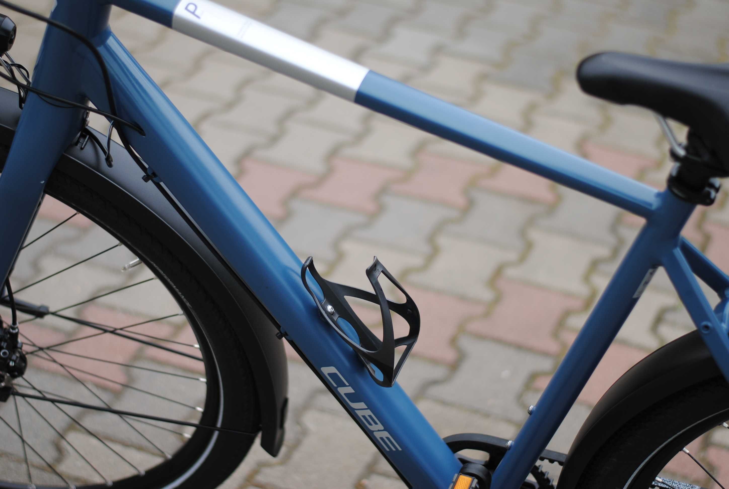 Miejski męski rower Cube Travel shimano nexus 8, hydraulika, tarcze