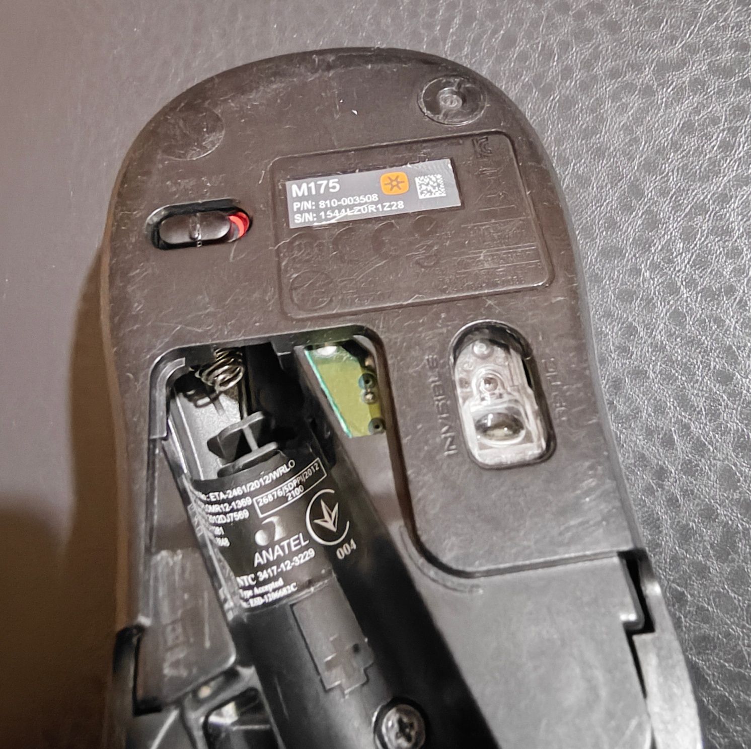 Мишка Logitech M 175 безпровідна оптична гарний стан.