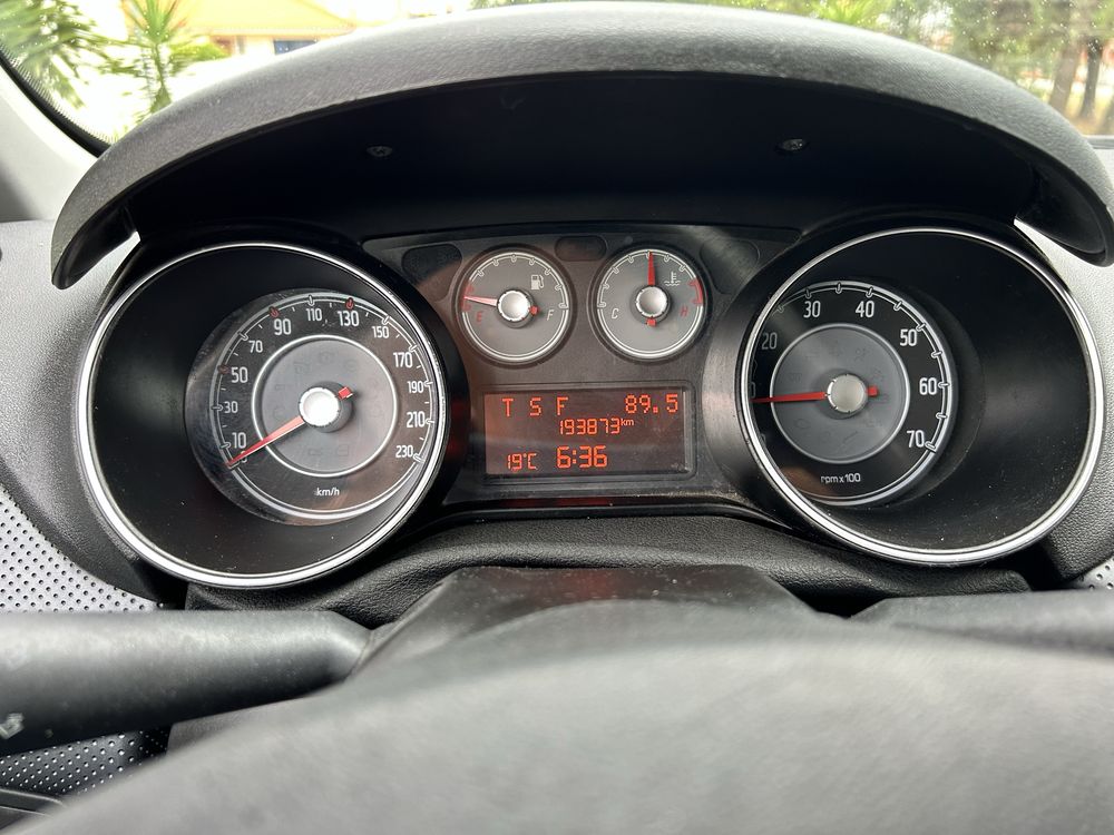 Fiat Punto Evo 1.3 Multijet (5 lugares)