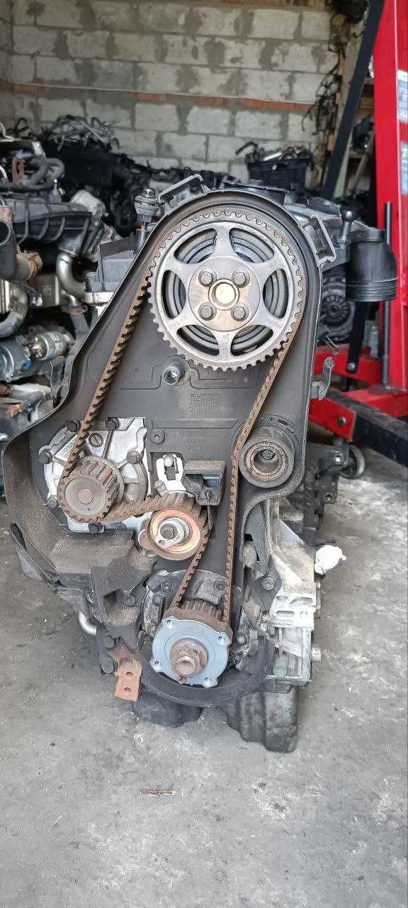 Двигун двигатель мотор VOLVO S60 V70 XC70 XC90 2.4 D5244T