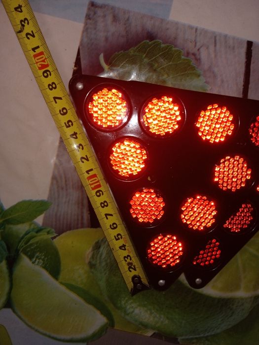 Светоотражатели новые в железном корпусе