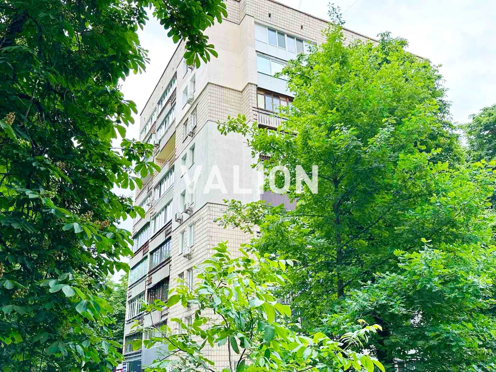 Продаж 2к квартири на вул. Омельяновича-Павленка (Суворова), 7. Без %