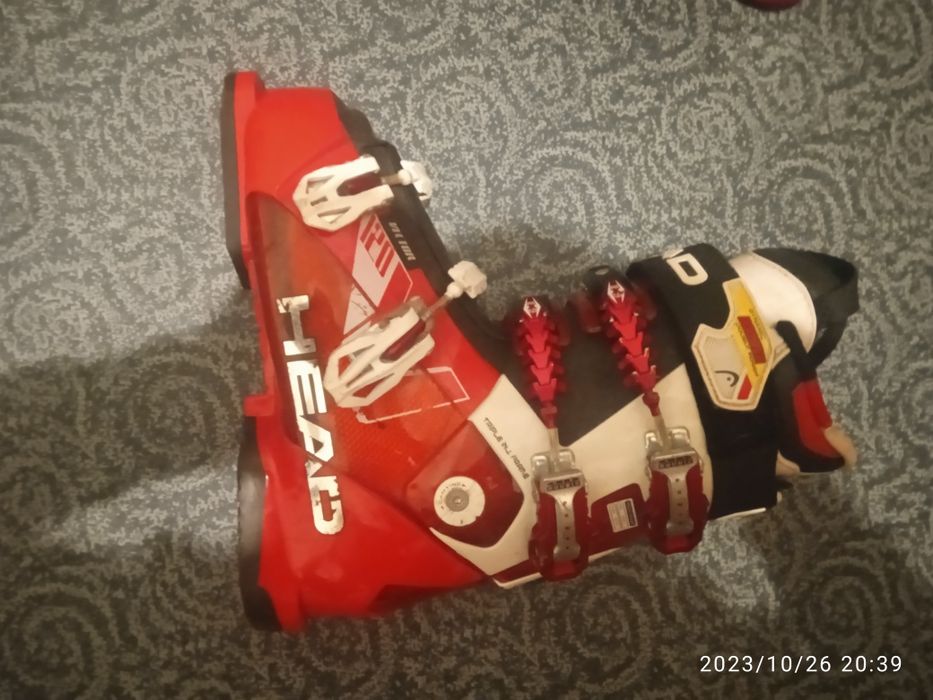 Лыжные ботинки состоянием супер ботинки в хорошем состоянии 1  сезон