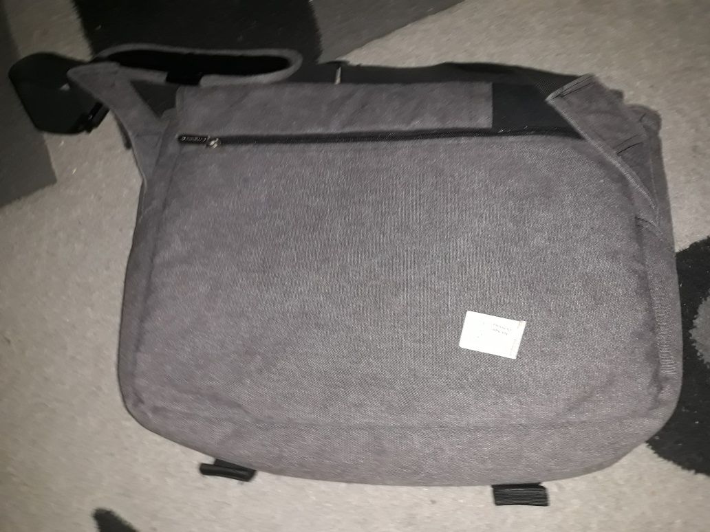 Nowa torba na laptopa lub do pracy