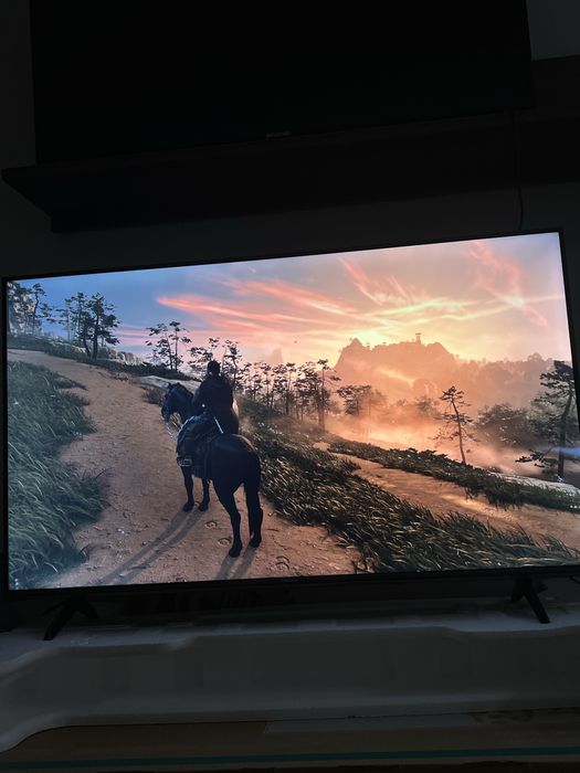 Hisense 43E7KQ QLED Smart TV (43 дюйми)