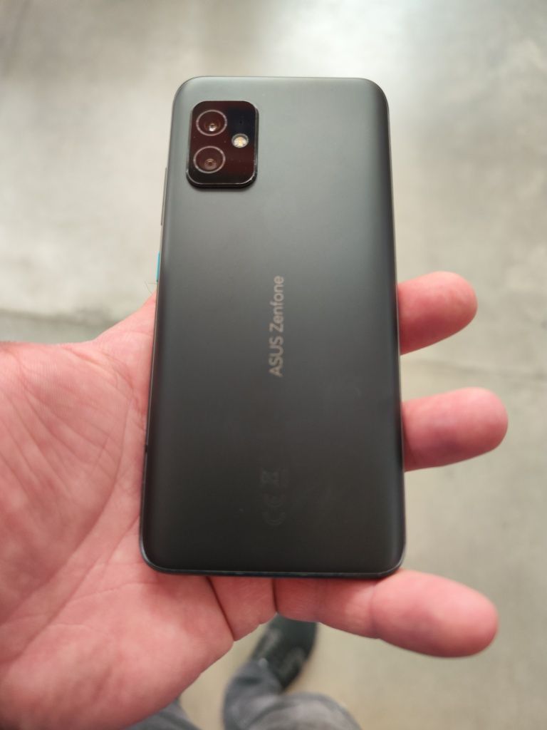Asus ZenFone 8 8/128 Snapdragon 888 ip68 8k