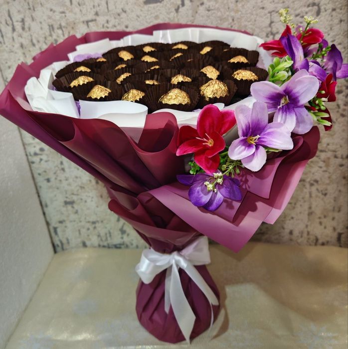 Букети з цукерок від 250 грн