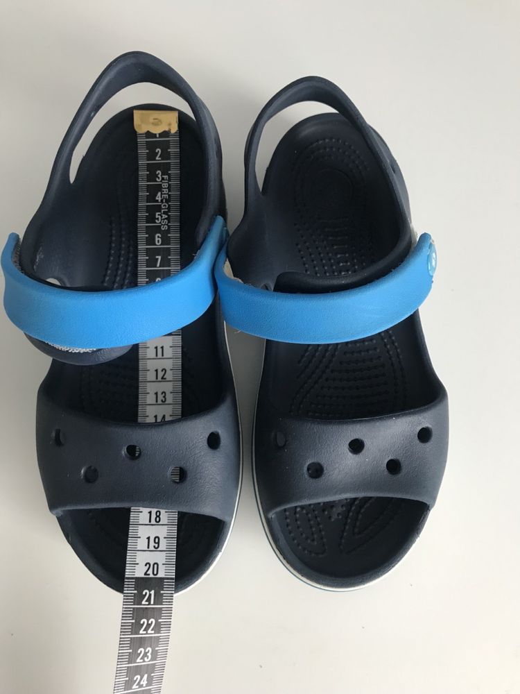 Crocs босоніжки J1