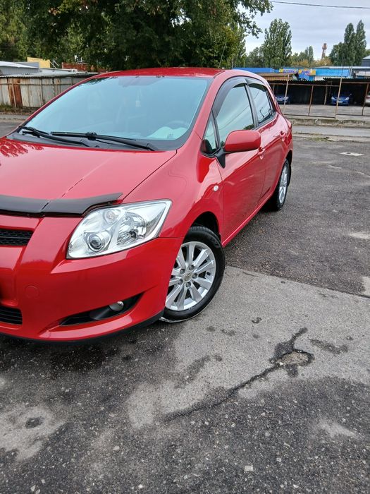 Toyota Auris 2008года