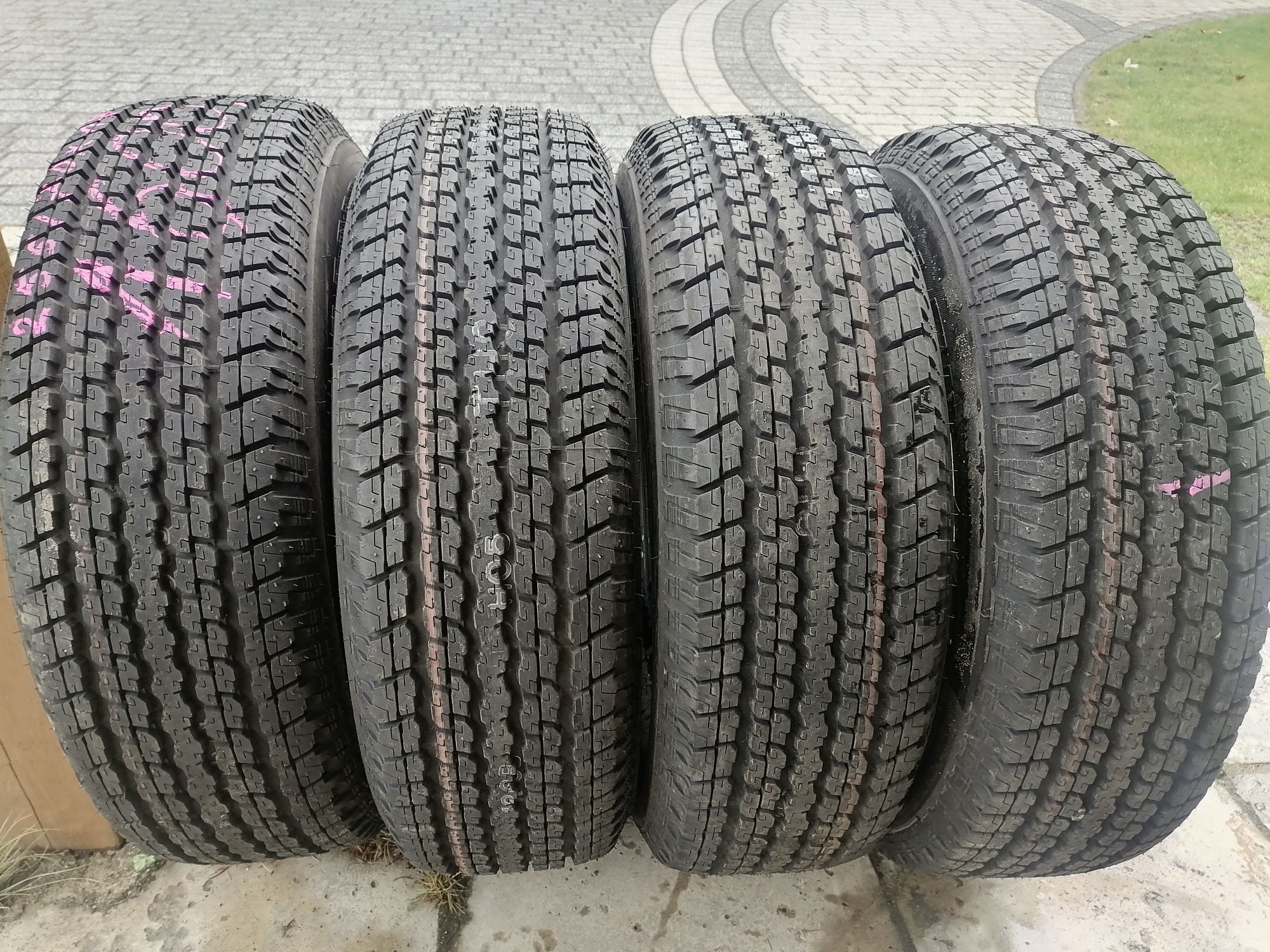 Opony nowe całoroczne 255/70r18 Bridgestone