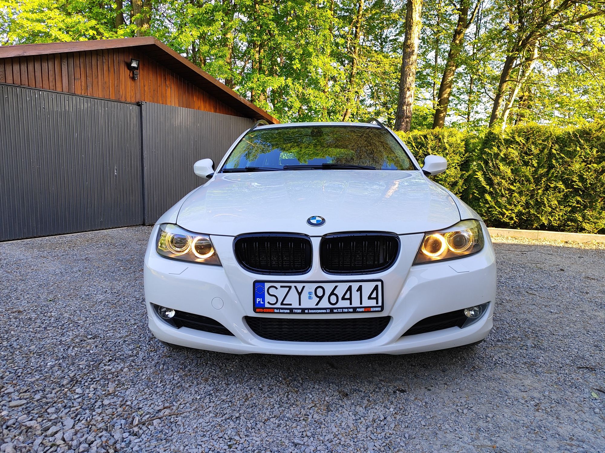 BMW E91 320d XDrive manual Alpinweiss shadowline focal