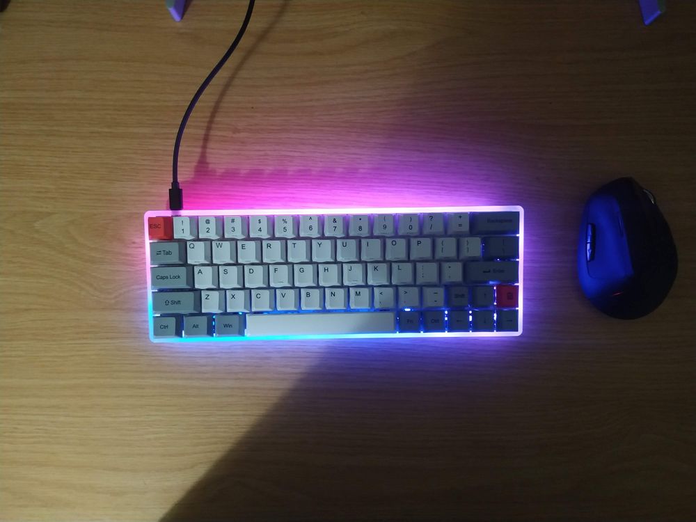 Teclado mecânico DZ60 (compacto com arrow keys)