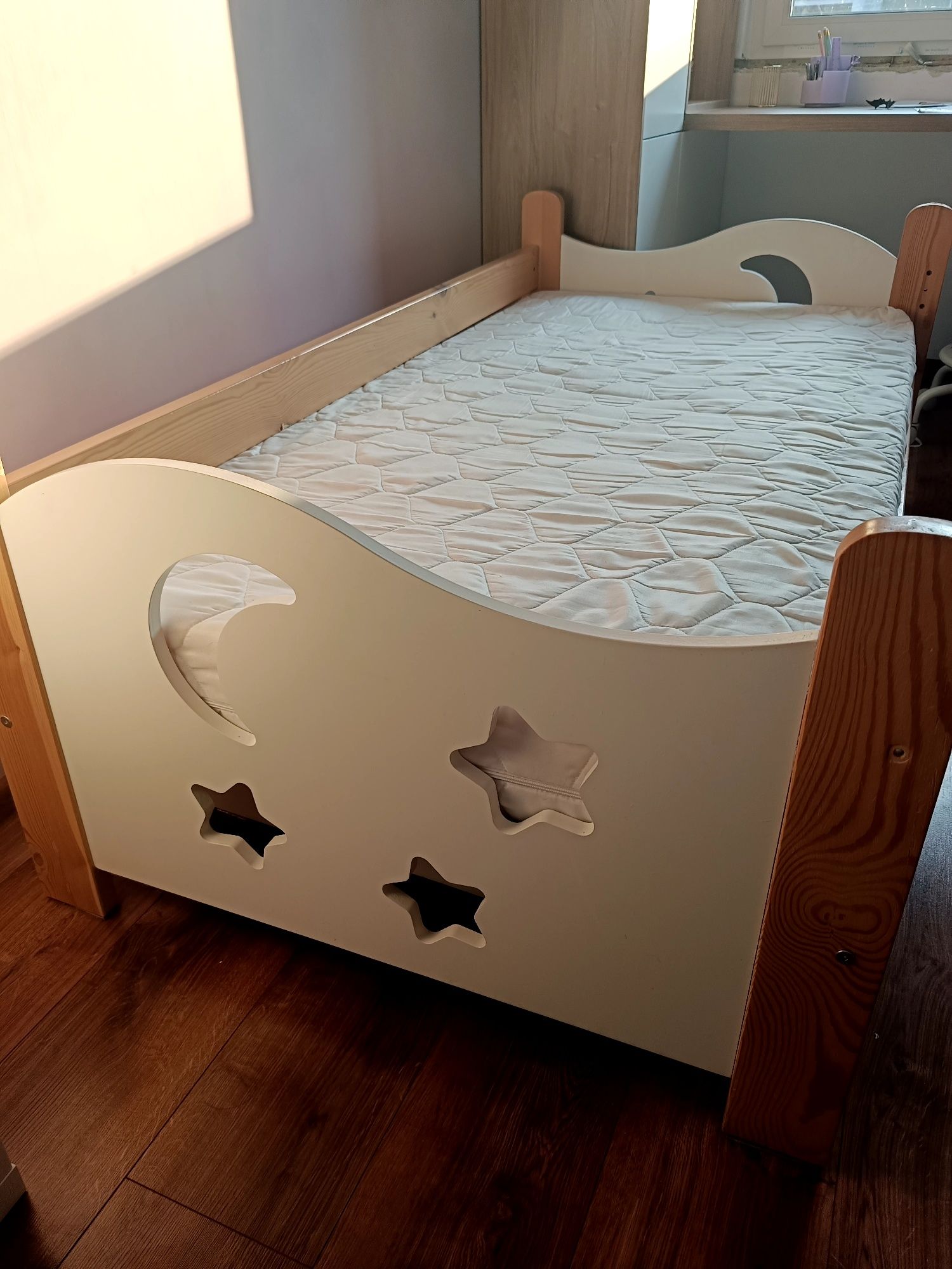 Łóżko dziecięce 80x160 z szufladą i materacem

- wymiar pod materac: