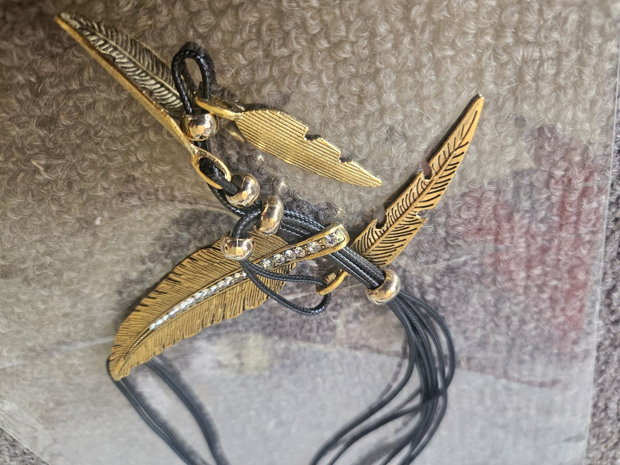 Nowy naszyjnik metalowe pióra Etno Vintage Indian Celtic