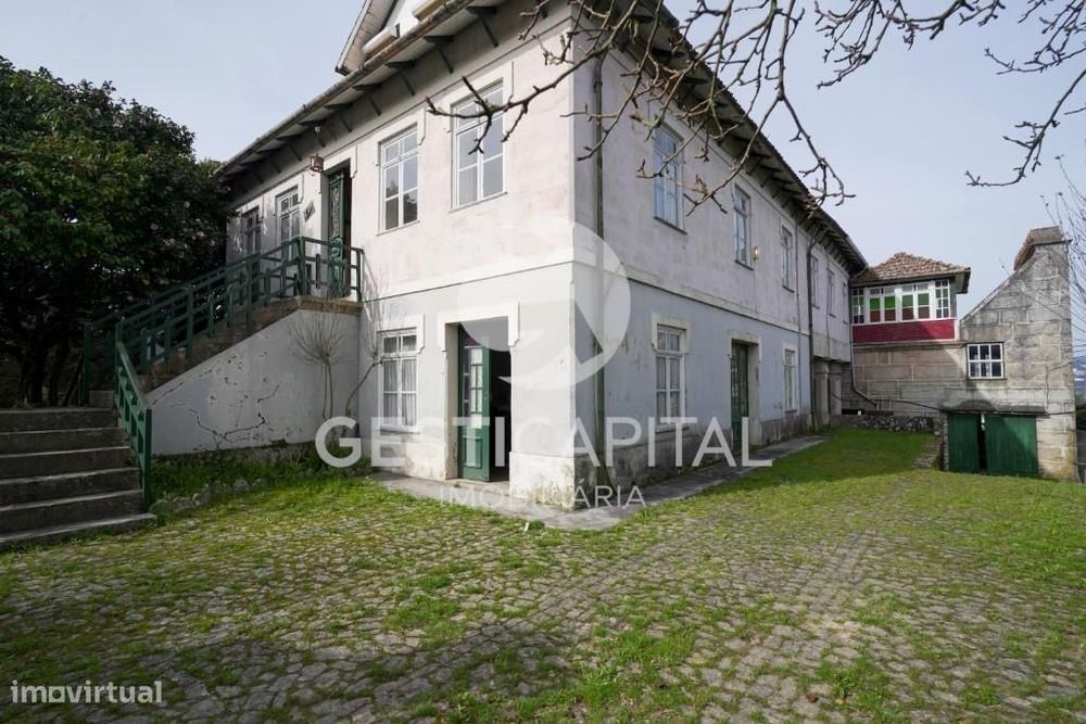 Casa senhorial de 4 frentes