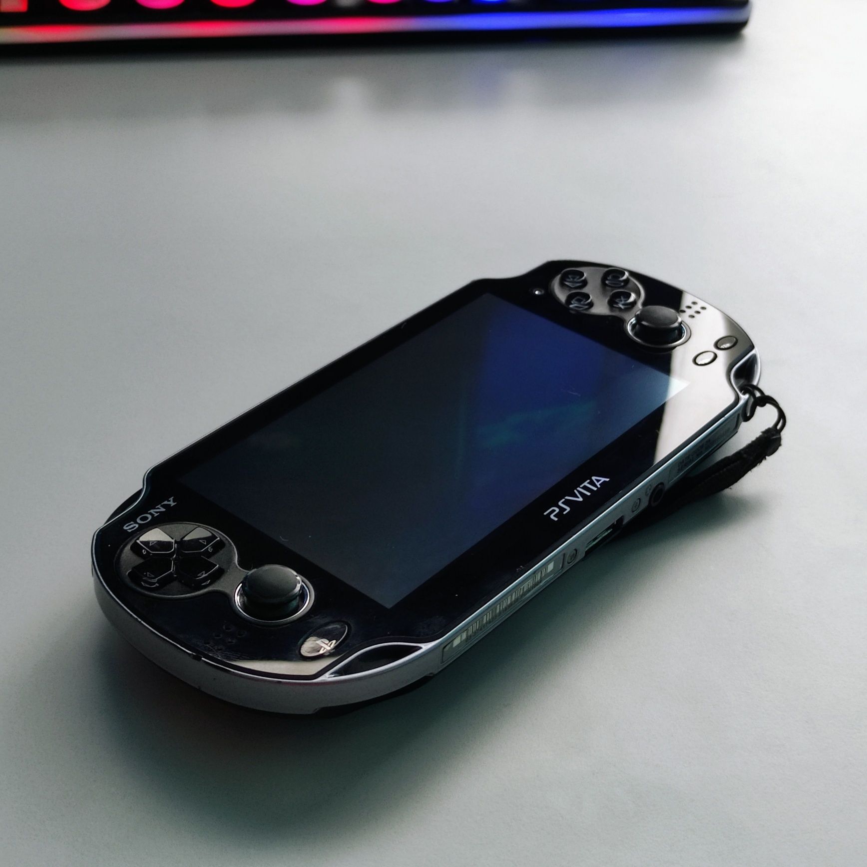 PS Vita OLED Desbloqueada 128GB + Extras