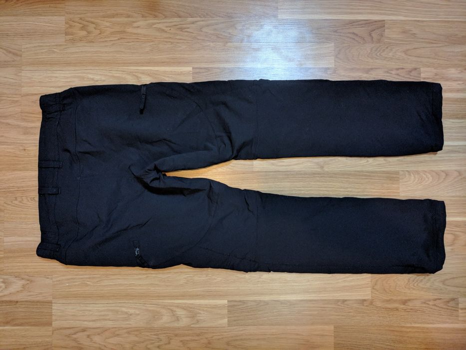 Зимние трекинговые softshell штаны quechua