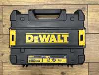 Walizka transportowa TSTAK DeWalt na młotowiertarkę DCH133