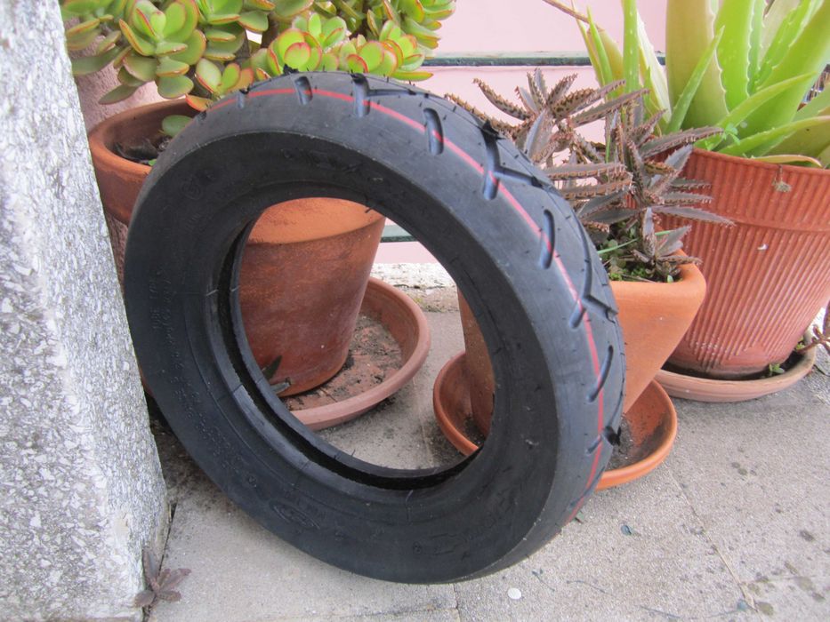 Pneu preto CST externo para trotinete ou scooter 10x2.50 Novo