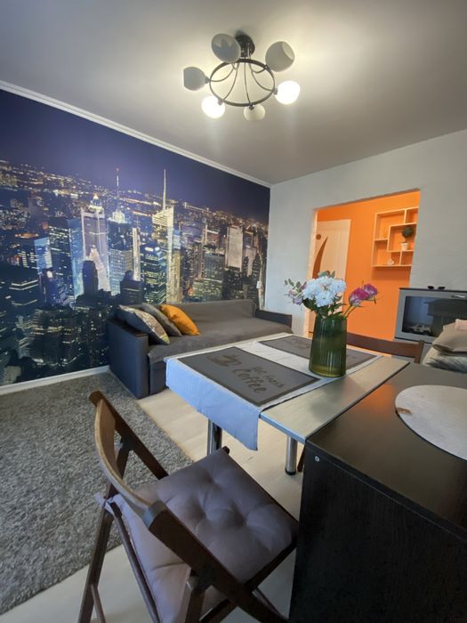 2 кімнатна в центрі біля Універмагу