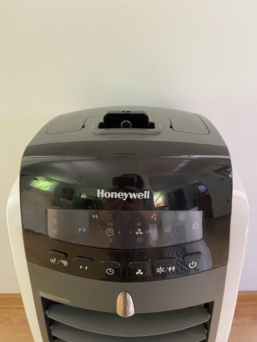 Schładzacz powietrza Honeywell ES800 Klimator ewaporacyjny