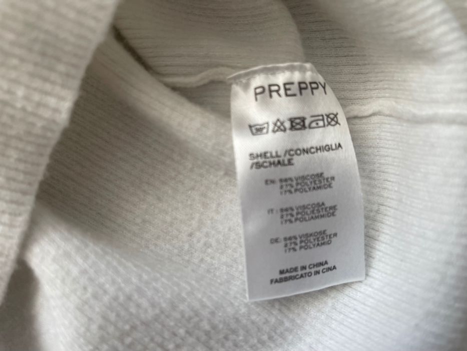 Preppy. Свитер гольф белый 66% вискоза р S/М