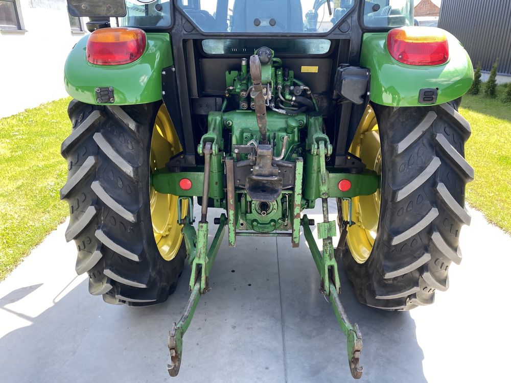 Ciągnik JOHN DEERE 5820 z TURem -