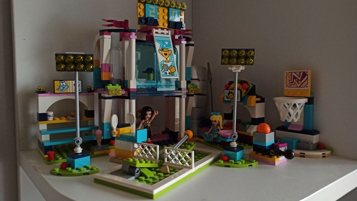 LEGO Friends 41338 Stadion Sportowy + gratisy