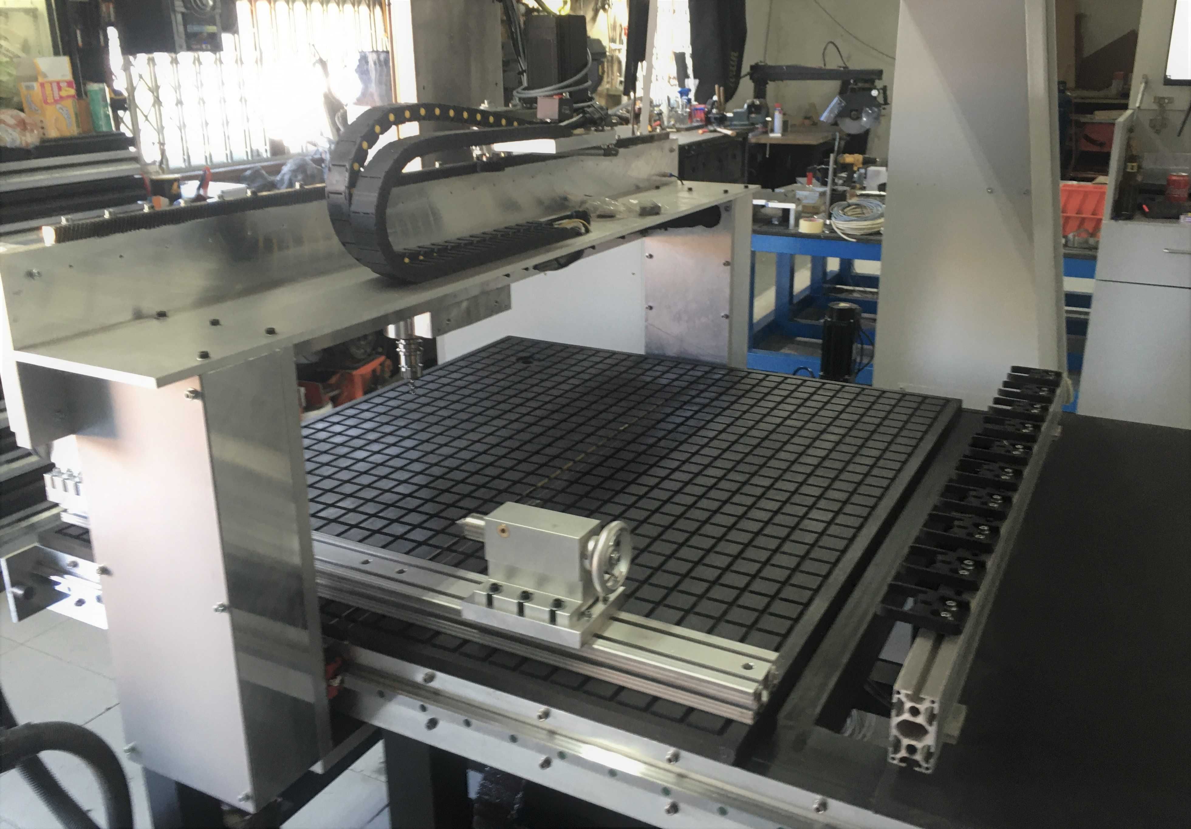 CNC fresadora 1200x1200 + Torno + Troca automática de ferramentas