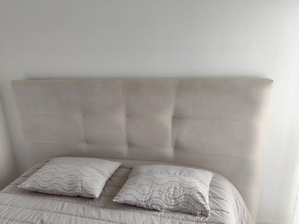 Cabeceira cama creme em veludo 2,00*1,20